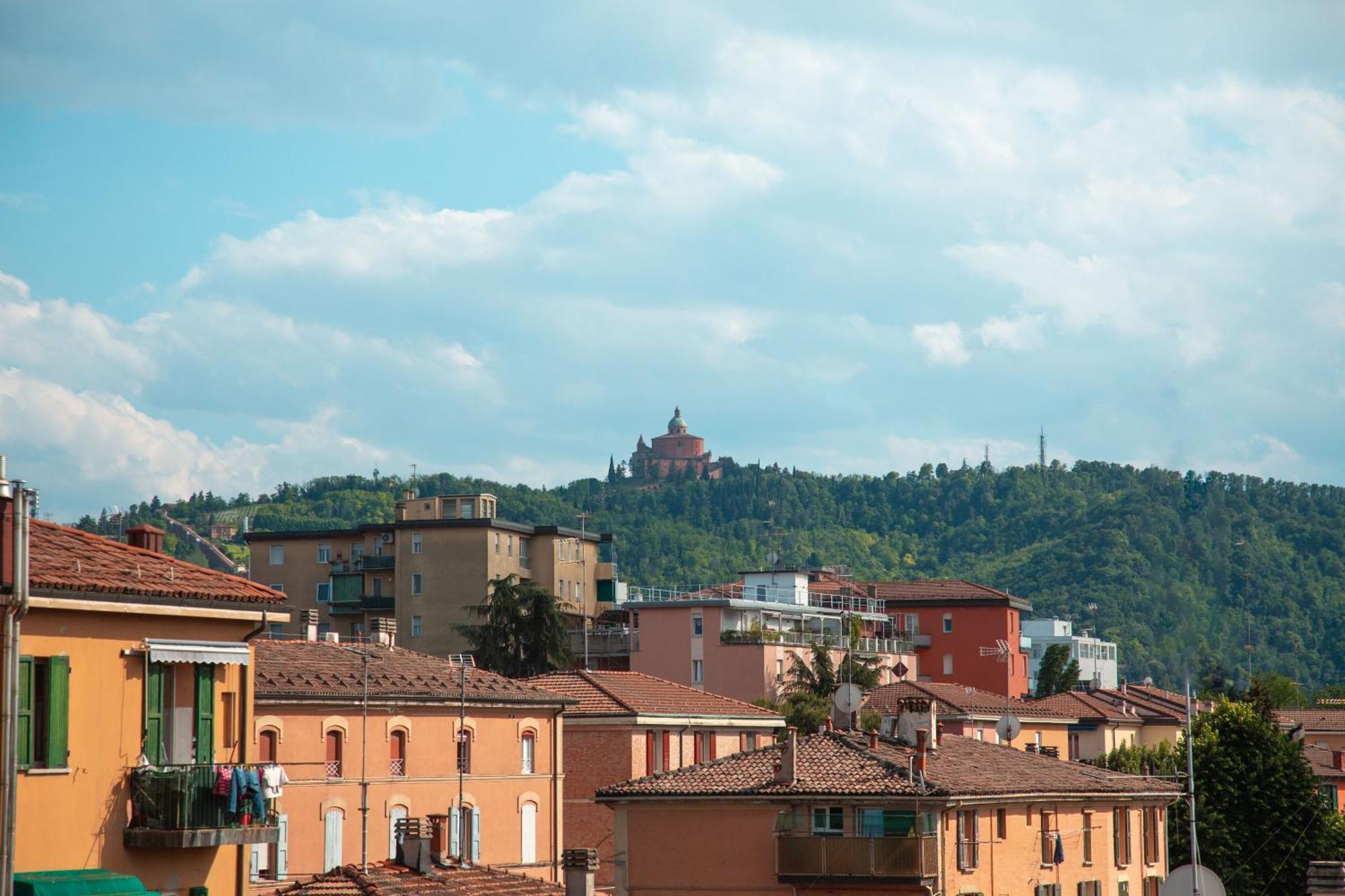 Appartamento Accogliente Con Vista San Luca Bologna Esterno foto